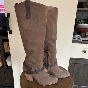 Dolce Vita Brown Suede Winter Boots